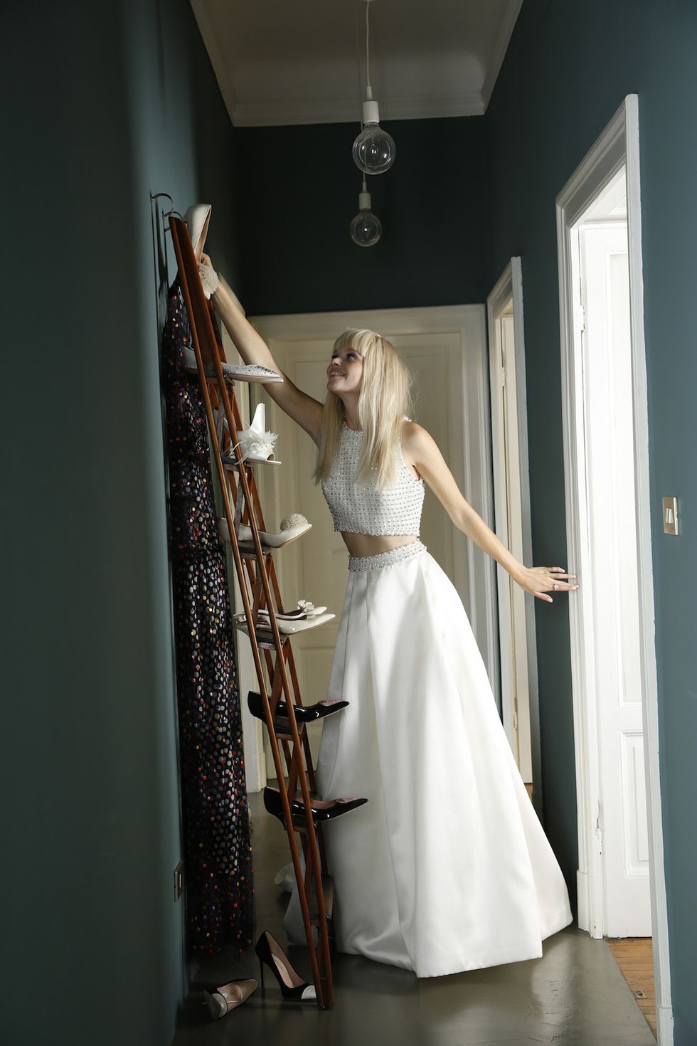 Clothing, Dress, Shoulder, Bridal clothing, Photograph, White, Wedding dress, Formal wear, Gown, Waist, 