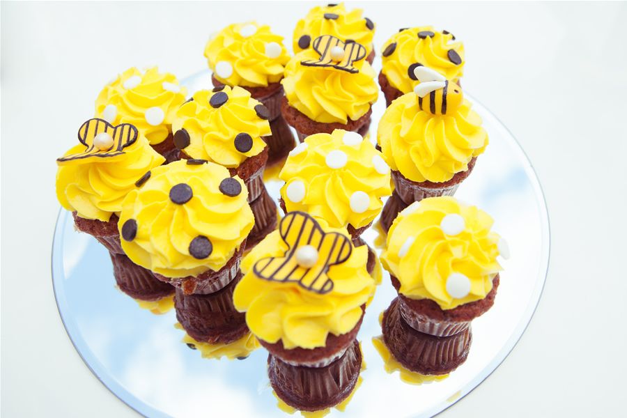 Cupcake, Sweetness, Yellow, Cuisine, Food, Cake, Baked goods, Dessert, Ingredient, Confectionery, 