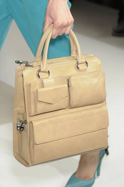 Brown, Bag, Khaki, Style, Shoulder bag, Luggage and bags, Fashion, Tan, Leather, Beige, 