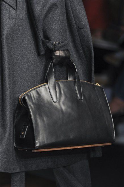 Product, Textile, Bag, Style, Leather, Fashion, Black, Shoulder bag, Grey, Material property, 