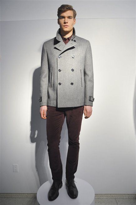 Clothing, Collar, Sleeve, Human body, Shoulder, Standing, Joint, Outerwear, Style, Blazer, 