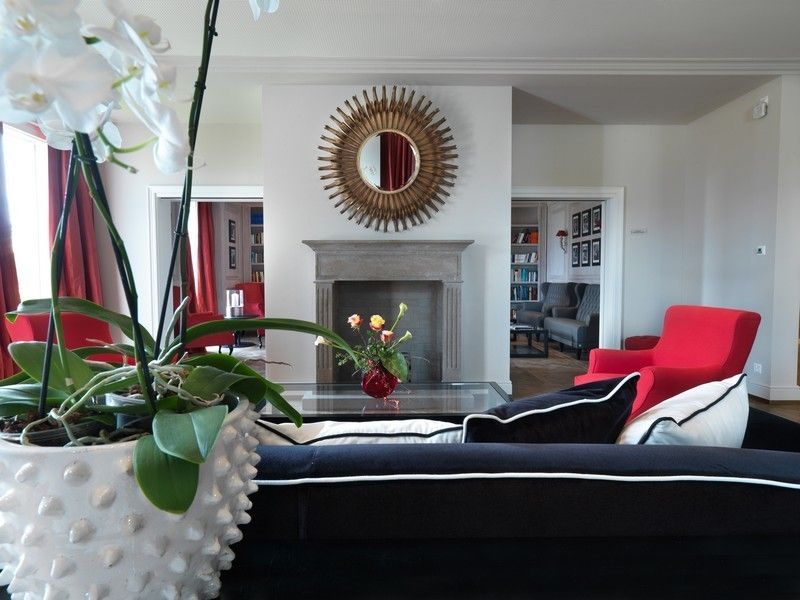 Interior design, Room, Interior design, Ceiling, Living room, Couch, Home, Houseplant, Flower Arranging, Molding, 