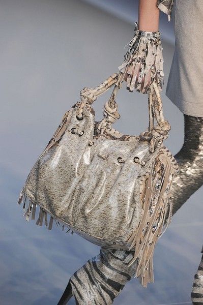 Bag, Fashion, Shoulder bag, Beige, Silver, Fashion design, Pattern, Pack animal, 
