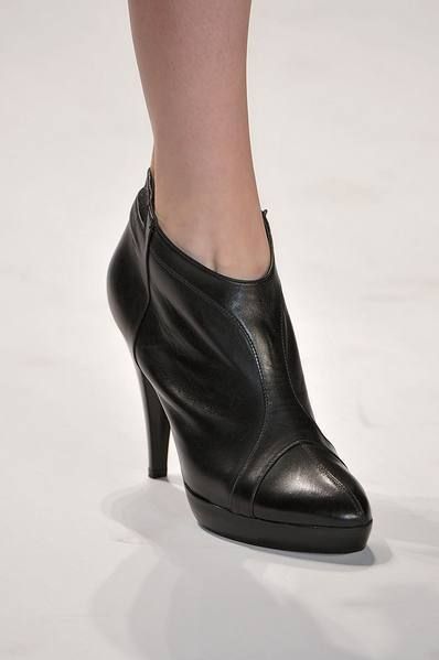 Brown, Shoe, Fashion, Black, Leather, Fashion design, Silver, Dress shoe, Dancing shoe, Foot, 
