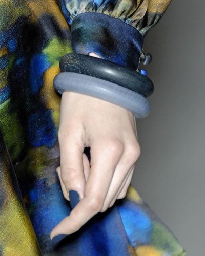 Blue, Finger, Human leg, Wrist, Costume accessory, Electric blue, Nail, Cobalt blue, Majorelle blue, Glove, 