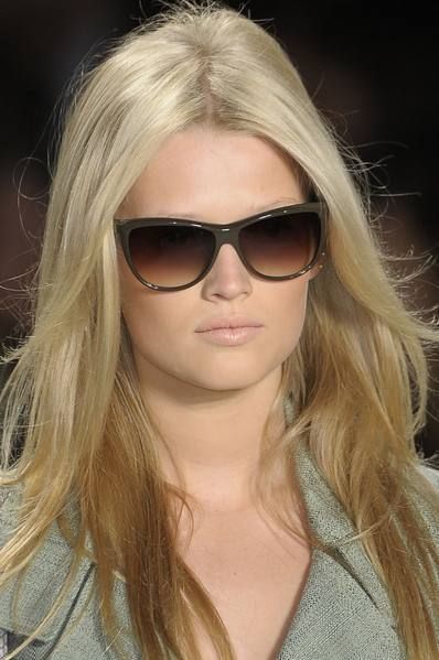 Clothing, Eyewear, Glasses, Nose, Vision care, Lip, Brown, Hairstyle, Chin, Sunglasses, 