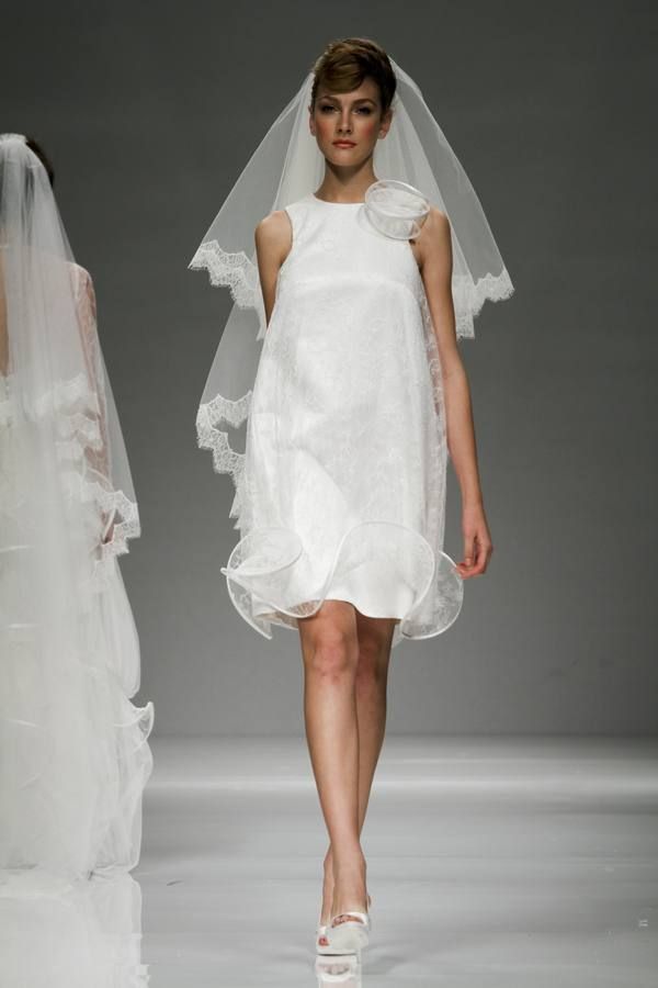 Clothing, Sleeve, Dress, Bridal clothing, Bridal veil, Shoulder, Textile, Veil, Photograph, Joint, 