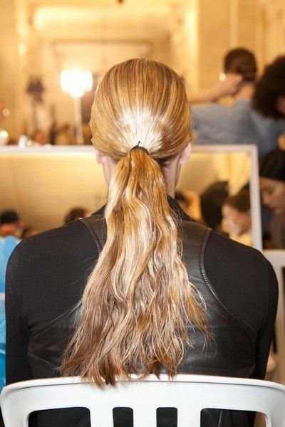 Hairstyle, Shoulder, Style, Back, Long hair, Brown hair, Hair coloring, Blond, Hair accessory, Ponytail, 