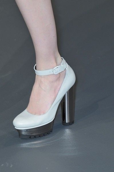 High heels, Human leg, Joint, Foot, Fashion, Black, Sandal, Basic pump, Grey, Bridal shoe, 