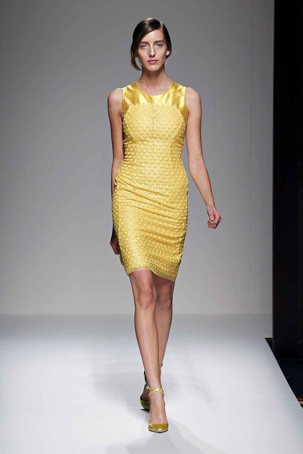 Yellow, Human body, Human leg, Shoulder, Dress, Joint, One-piece garment, Fashion model, Waist, Style, 