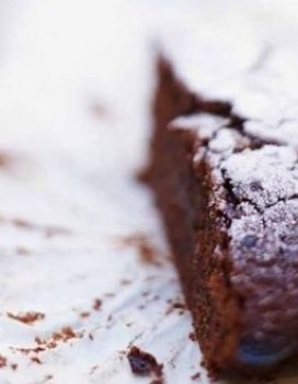 Brown, White, Dessert, Close-up, Baked goods, Snack, Sweetness, Baking, Cake, Flourless chocolate cake, 