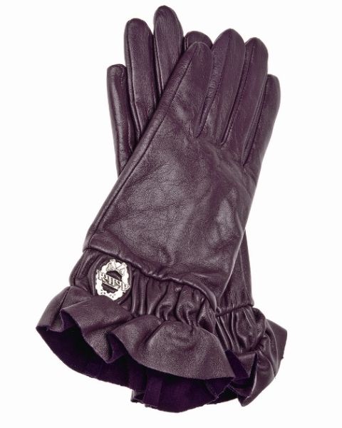 Finger, Sports gear, Personal protective equipment, Glove, Safety glove, Black, Thumb, Gesture, 