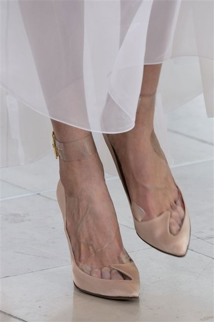 Skin, Toe, Human leg, Joint, Foot, Fashion, Tan, Beige, Ankle, Close-up, 