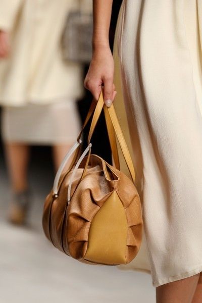Brown, Yellow, Bag, Style, Khaki, Tan, Luggage and bags, Shoulder bag, Fashion, Beige, 