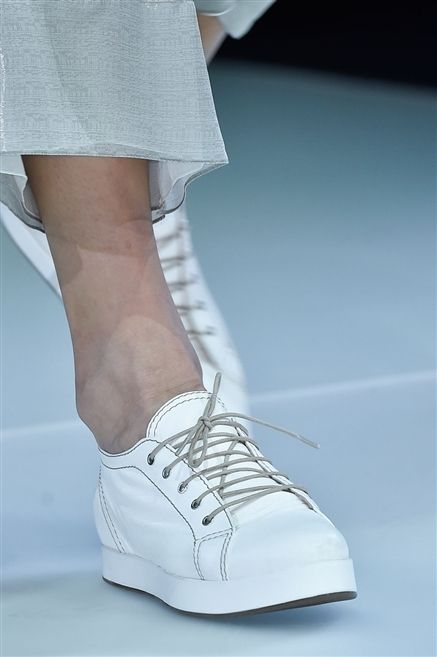 Shoe, Human leg, Joint, White, Fashion, Carmine, Grey, Street fashion, Walking shoe, Calf, 