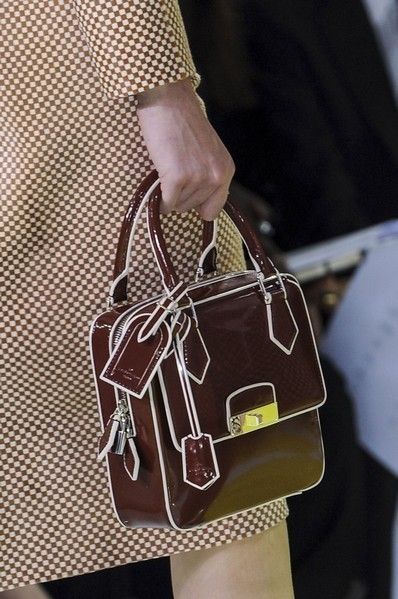 Brown, Bag, Pattern, Style, Fashion accessory, Shoulder bag, Luggage and bags, Fashion, Khaki, Tan, 