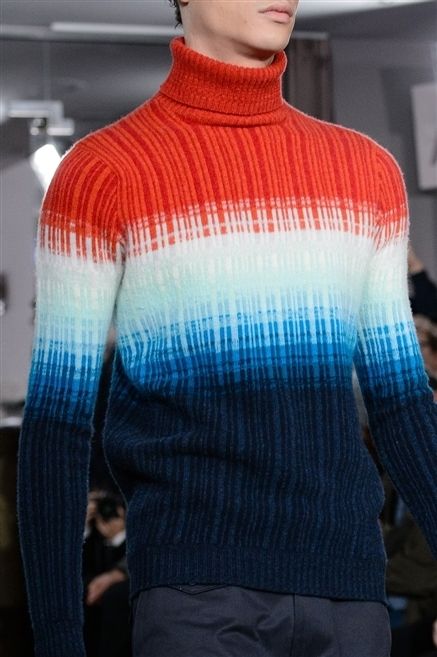 Sleeve, Shoulder, Textile, Joint, Fashion, Sweater, Neck, Wool, Electric blue, Woolen, 