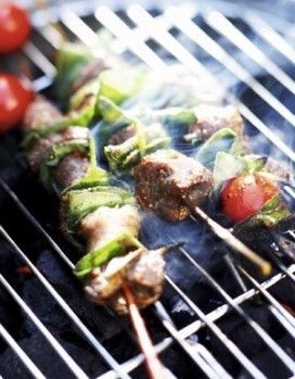 Food, Barbecue grill, Photograph, Line, Cooking, Roasting, Finger food, Black, Grilling, Recipe, 