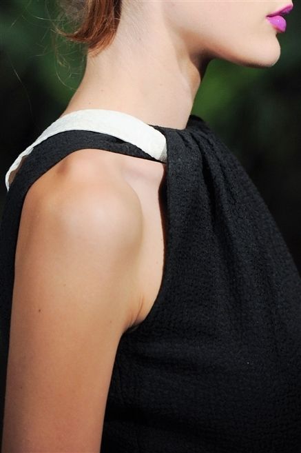 Shoulder, Joint, Style, Fashion, Neck, Black, Back, Day dress, Body jewelry, Throat, 
