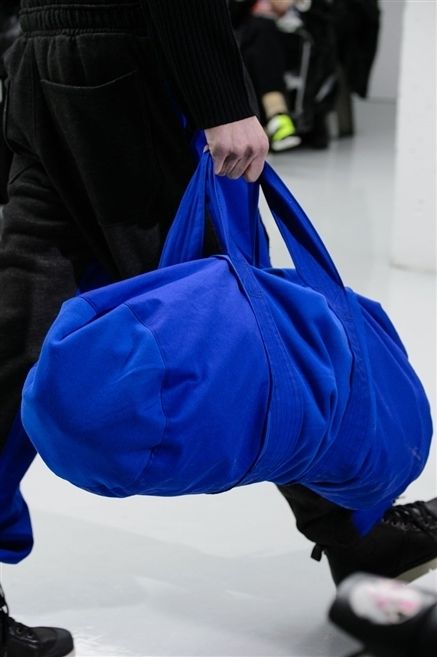 Blue, Bag, Electric blue, Luggage and bags, Cobalt blue, Fashion, Azure, Street fashion, Shoulder bag, Baggage, 