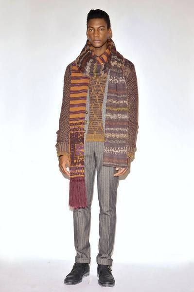 Brown, Human body, Sleeve, Trousers, Textile, Shoe, Standing, Winter, Outerwear, Jacket, 