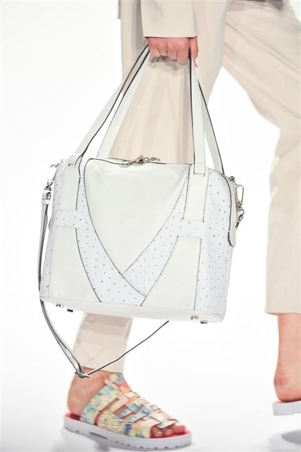 White, Style, Fashion, Shoulder bag, Beige, Ivory, Bag, Hobo bag, Fashion design, Design, 