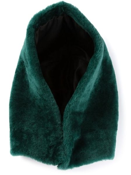 Green, Textile, Costume accessory, Teal, Turquoise, Natural material, Woolen, Stole, Wrap, Cape, 