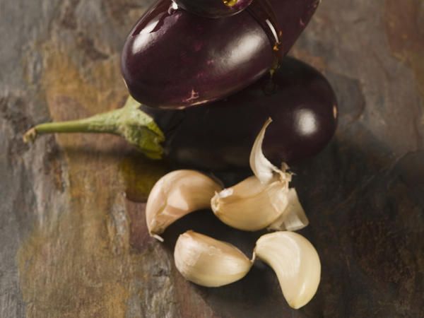 Still life photography, Eggplant, Produce, Natural foods, Vegetable, Garlic, Whole food, Still life, Allium, 