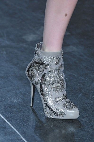 Joint, Grey, Bridal shoe, Sandal, Dancing shoe, Silver, High heels, Close-up, Ankle, Fashion design, 
