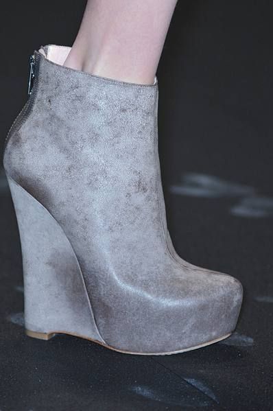 Joint, Fashion, Boot, Grey, Silver, Fashion design, Ankle, Dancing shoe, Foot, 