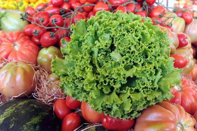 Vegan nutrition, Whole food, Local food, Food, Produce, Natural foods, Vegetable, Ingredient, Leaf vegetable, Food group, 