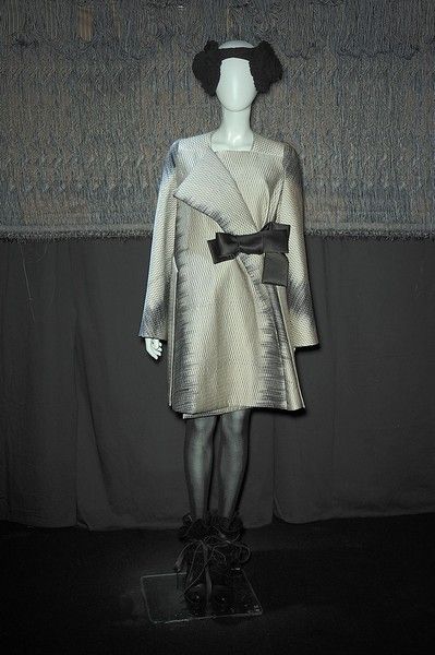 Sleeve, Textile, Style, Mannequin, Grey, One-piece garment, Costume design, Costume, Fashion design, Vintage clothing, 