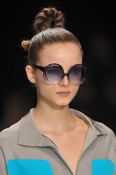 Eyewear, Hair, Ear, Glasses, Vision care, Hairstyle, Earrings, Sleeve, Forehead, Collar, 