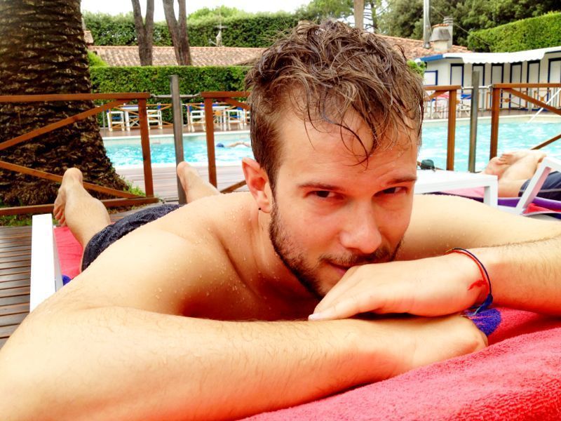 Hairstyle, Leisure, Chest, Facial hair, Wrist, Summer, Barechested, Muscle, Beard, Swimming pool, 