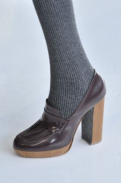 Footwear, Brown, Fashion, Black, Leather, Grey, Tan, Beige, Material property, Close-up, 