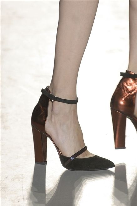 Footwear, Brown, High heels, Shoe, Joint, Human leg, Sandal, Style, Foot, Fashion, 