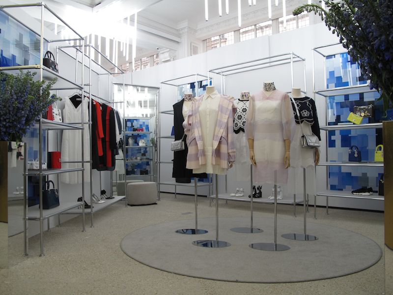 Retail, Clothes hanger, Outlet store, Boutique, Mannequin, Display window, 