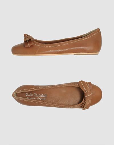 Product, Brown, Tan, Leather, Fashion, Black, Liver, Beige, Dress shoe, Material property, 