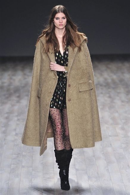 Clothing, Fashion show, Coat, Textile, Joint, Outerwear, Winter, Runway, Fashion model, Style, 