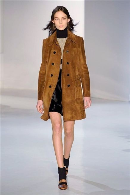 Clothing, Brown, Fashion show, Sleeve, Human body, Shoulder, Coat, Joint, Outerwear, Runway, 