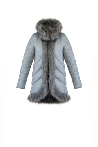 Sleeve, Textile, Fur clothing, Wool, Natural material, Woolen, Grey, Jacket, Animal product, Fur, 