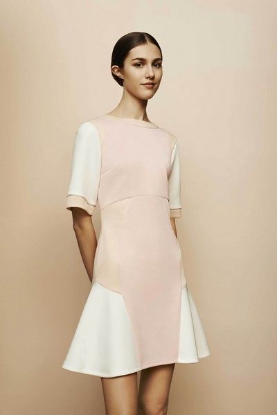 Sleeve, Shoulder, Dress, Standing, Joint, White, One-piece garment, Style, Formal wear, Elbow, 