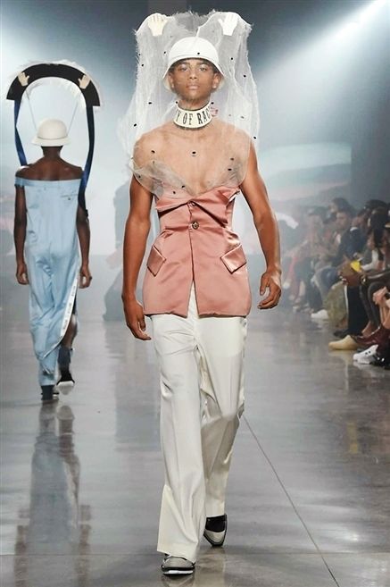 Leg, Trousers, Shoulder, White, Style, Fashion show, Waist, Fashion, Runway, Fashion model, 