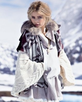Winter, Textile, Fur clothing, Jacket, Street fashion, Fashion model, Natural material, Fashion, Animal product, Snow, 