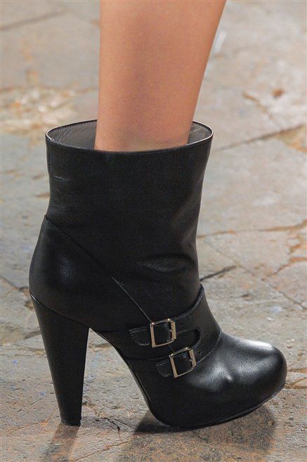 Joint, Boot, Fashion, Beige, Tan, High heels, Leather, Fashion design, Foot, Ankle, 