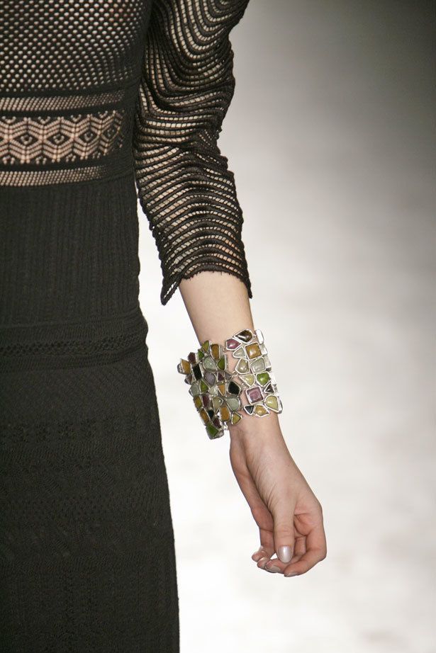 Finger, Sleeve, Wrist, Hand, Joint, Pattern, Style, Fashion, Black, Nail, 