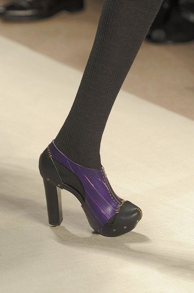 Human leg, Close-up, Foot, Ankle, Basic pump, Sock, Fashion design, Court shoe, Tights, Sandal, 