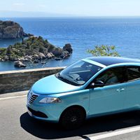 Motor vehicle, Body of water, Automotive mirror, Mode of transport, Coastal and oceanic landforms, Blue, Automotive design, Coast, Vehicle, Transport, 