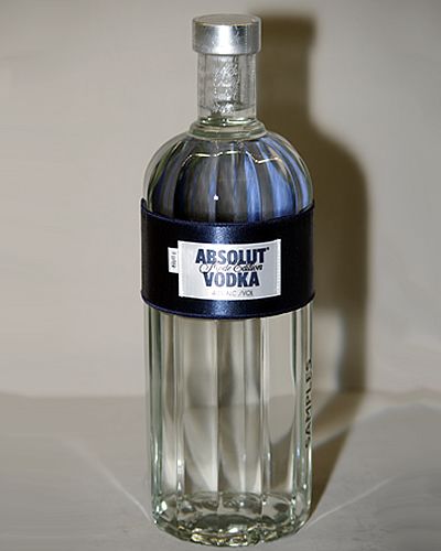 Liquid, Fluid, Drinkware, Product, Glass, Bottle, Glass bottle, Drink, Transparent material, Logo, 