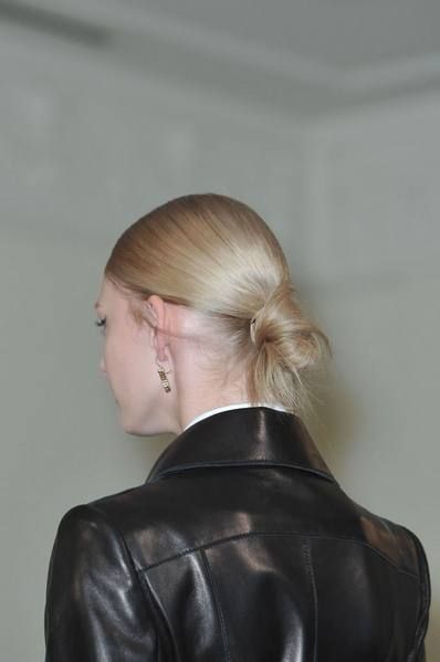 Ear, Hairstyle, Mammal, Style, Jacket, Earrings, Fashion, Blond, Leather, Neck, 